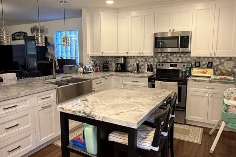 Casa en venta en Miami, Florida, 3 dormitorios, 152.17 m2 № 2011299 - foto 9