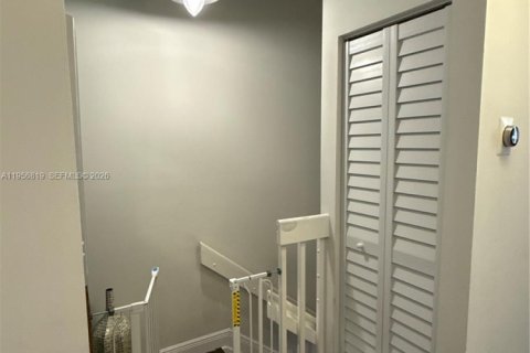 Casa en venta en Miami, Florida, 3 dormitorios, 152.17 m2 № 2011299 - foto 12