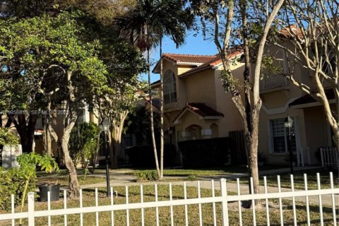 Casa en venta en Miami, Florida, 3 dormitorios, 152.17 m2 № 2011299 - foto 4