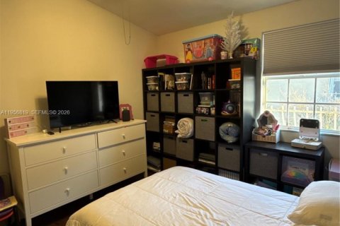 Casa en venta en Miami, Florida, 3 dormitorios, 152.17 m2 № 2011299 - foto 19