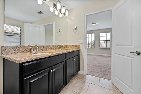 House in Winter Garden, Florida 3 bedrooms, 185.62 sq.m. № 2196261 - photo 22