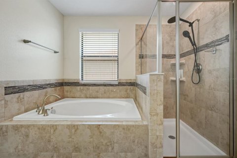 House in Winter Garden, Florida 3 bedrooms, 185.62 sq.m. № 2196261 - photo 24