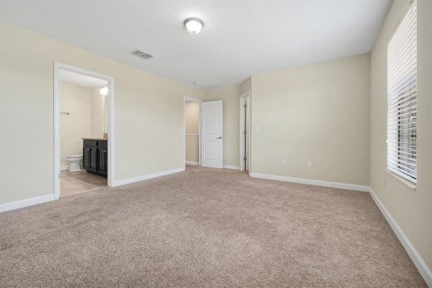 House in Winter Garden, Florida 3 bedrooms, 185.62 sq.m. № 2196261 - photo 20