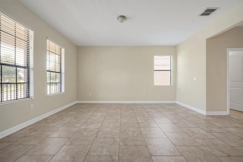 House in Winter Garden, Florida 3 bedrooms, 185.62 sq.m. № 2196261 - photo 9