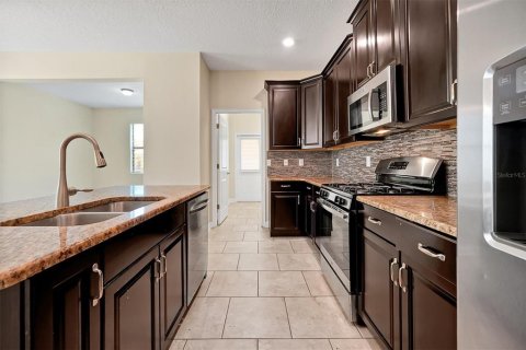 House in Winter Garden, Florida 3 bedrooms, 185.62 sq.m. № 2196261 - photo 13