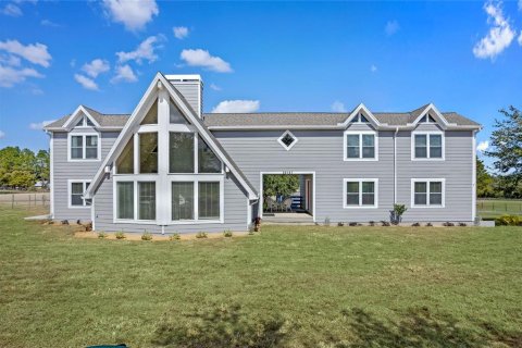 House in Clermont, Florida 4 bedrooms, 368.54 sq.m. № 2200554