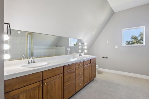 House in Clermont, Florida 4 bedrooms, 368.54 sq.m. № 2200554 - photo 25