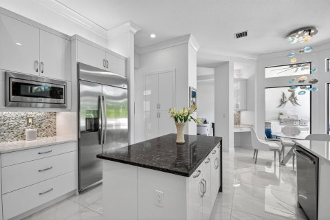 House in Boynton Beach, Florida 4 bedrooms, 303.98 sq.m. № 2185255 - photo 11