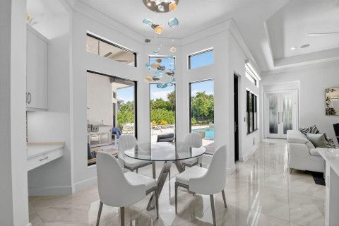 House in Boynton Beach, Florida 4 bedrooms, 303.98 sq.m. № 2185255 - photo 15