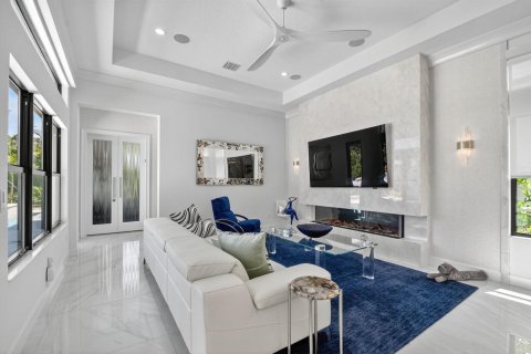 House in Boynton Beach, Florida 4 bedrooms, 303.98 sq.m. № 2185255 - photo 14