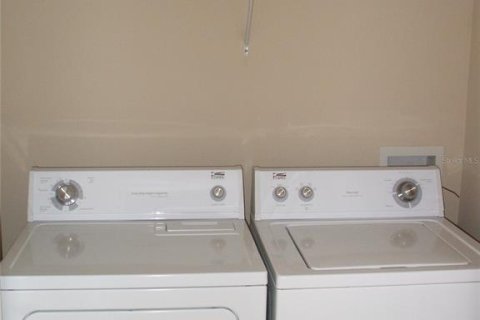 Снять в аренду таунхаус в Киссимми, Флорида 4 комнаты, 128.76м2, № 2280118 - фото 16