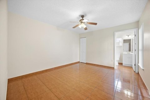 House in Kissimmee, Florida 3 bedrooms, 112.23 sq.m. № 2195489 - photo 18