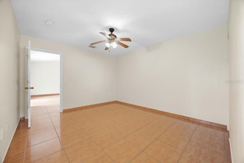 House in Kissimmee, Florida 3 bedrooms, 112.23 sq.m. № 2195489 - photo 17