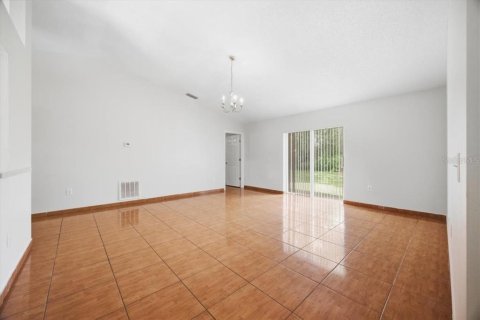 House in Kissimmee, Florida 3 bedrooms, 112.23 sq.m. № 2195489 - photo 8