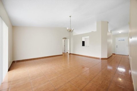 House in Kissimmee, Florida 3 bedrooms, 112.23 sq.m. № 2195489 - photo 10