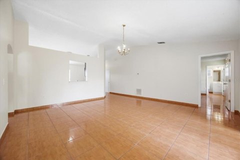 House in Kissimmee, Florida 3 bedrooms, 112.23 sq.m. № 2195489 - photo 9