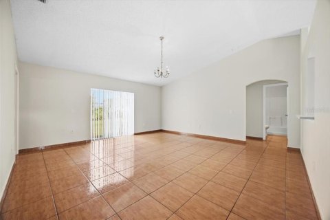 House in Kissimmee, Florida 3 bedrooms, 112.23 sq.m. № 2195489 - photo 7