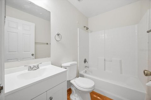 House in Kissimmee, Florida 3 bedrooms, 112.23 sq.m. № 2195489 - photo 13