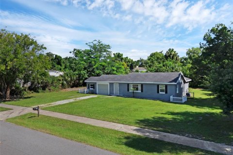 Casa en venta en DeBary, Florida, 2 dormitorios, 108.88 m2 № 1843340 - foto 1