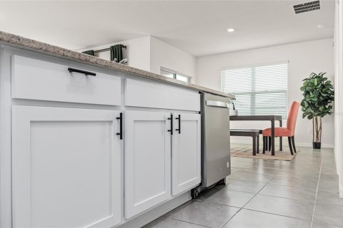 House in Wesley Chapel, Florida 3 bedrooms, 157 sq.m. № 1776831 - photo 16