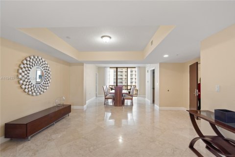 Condominio en venta en Sunny Isles Beach, Florida, 2 dormitorios, 167.04 m2 № 2008640 - foto 5