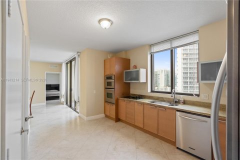 Condominio en venta en Sunny Isles Beach, Florida, 2 dormitorios, 167.04 m2 № 2008640 - foto 14