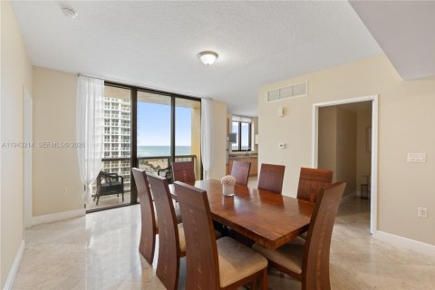 Condominio en venta en Sunny Isles Beach, Florida, 2 dormitorios, 167.04 m2 № 2008640 - foto 12