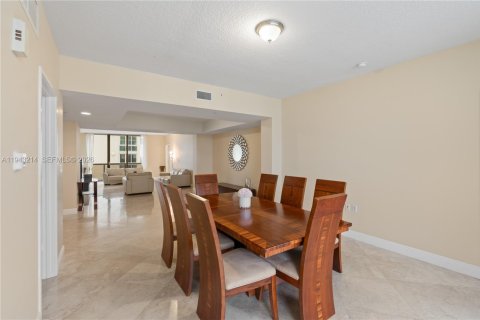 Condominio en venta en Sunny Isles Beach, Florida, 2 dormitorios, 167.04 m2 № 2008640 - foto 10