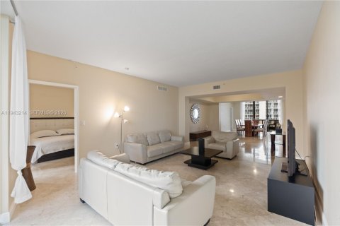 Condominio en venta en Sunny Isles Beach, Florida, 2 dormitorios, 167.04 m2 № 2008640 - foto 8