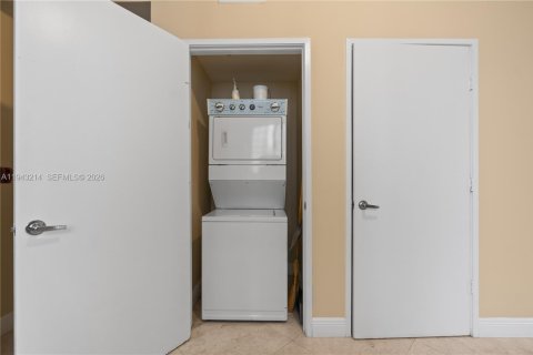 Condominio en venta en Sunny Isles Beach, Florida, 2 dormitorios, 167.04 m2 № 2008640 - foto 29