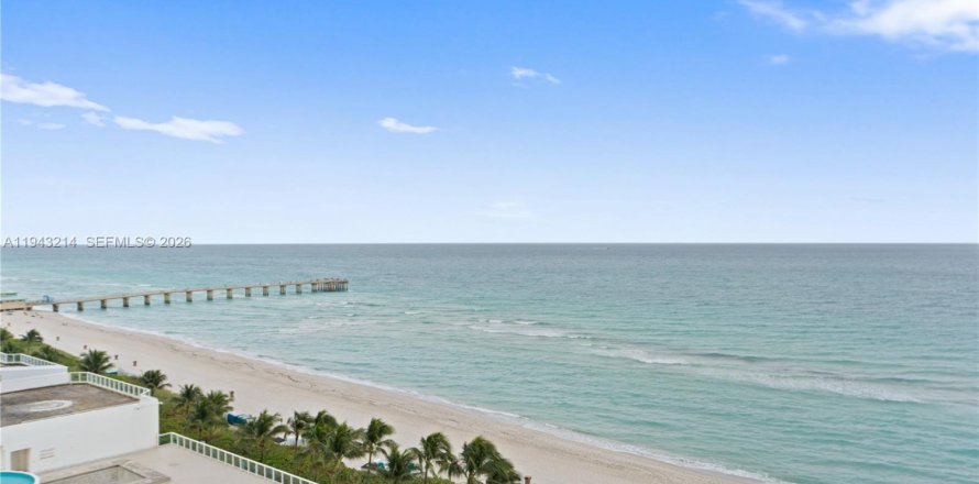 Condominio en Sunny Isles Beach, Florida, 2 dormitorios  № 2008640