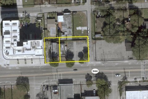 Propiedad comercial en Miami, Florida № 2012930