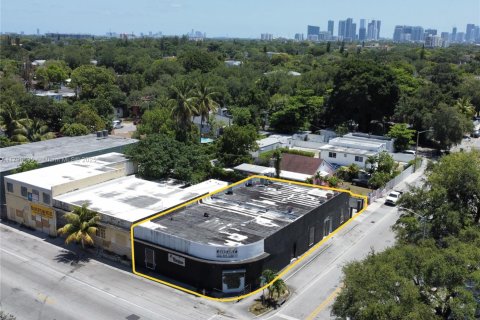 Commercial property in Miami, Florida № 1713017 - photo 2