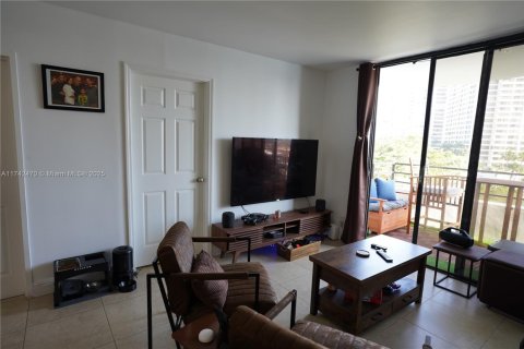 Condo in Hallandale Beach, Florida, 2 bedrooms  № 1890931 - photo 8
