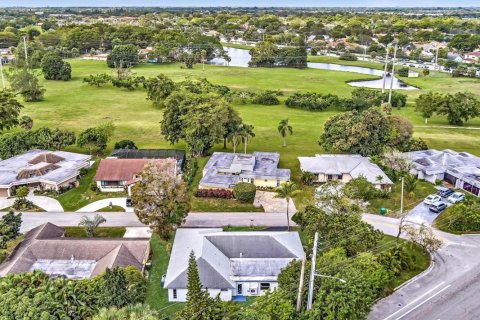 Casa en alquiler en Tamarac, Florida, 4 dormitorios, 196.21 m2 № 1103447 - foto 1