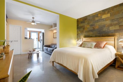 Condo in Miami Beach, Florida  № 1711179 - photo 2