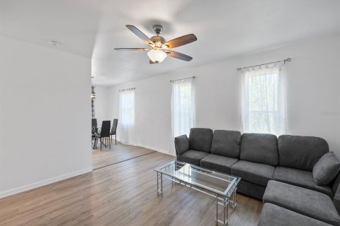 Immobilier commercial à vendre à Port Charlotte, Floride: 4 chambres, 176.89 m2 № 2233406 - photo 24