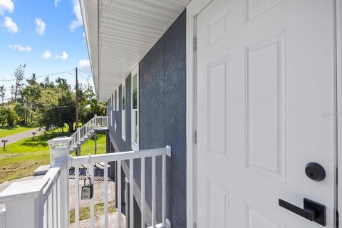 Immobilier commercial à vendre à Port Charlotte, Floride: 4 chambres, 176.89 m2 № 2233406 - photo 20
