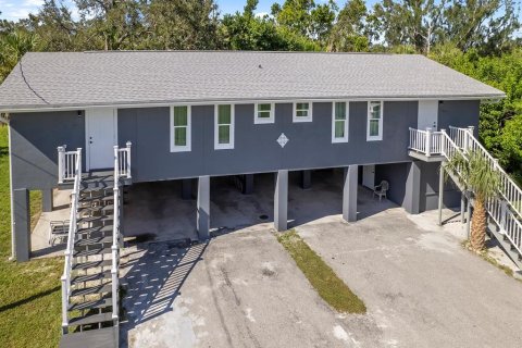 Immobilier commercial à vendre à Port Charlotte, Floride: 4 chambres, 176.89 m2 № 2233406 - photo 7
