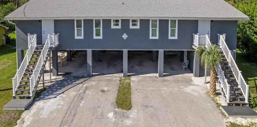 Immobilier commercial à Port Charlotte, Floride 4 chambres, 176.89 m2 № 2233406