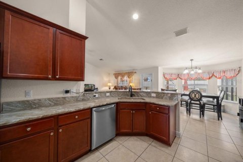 House in Ocala, Florida 4 bedrooms, 215.16 sq.m. № 2235405 - photo 12