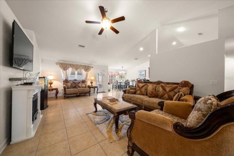 House in Ocala, Florida 4 bedrooms, 215.16 sq.m. № 2235405 - photo 6