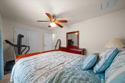 House in Ocala, Florida 4 bedrooms, 215.16 sq.m. № 2235405 - photo 23