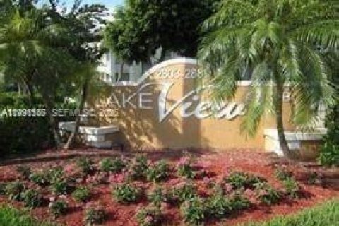 Condo in Oakland Park, Florida, 1 bedroom № 2052261