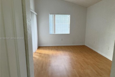 Condominio en alquiler en Oakland Park, Florida, 1 dormitorio, 74.69 m2 № 2052261 - foto 4