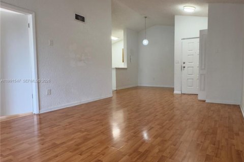 Condominio en alquiler en Oakland Park, Florida, 1 dormitorio, 74.69 m2 № 2052261 - foto 3