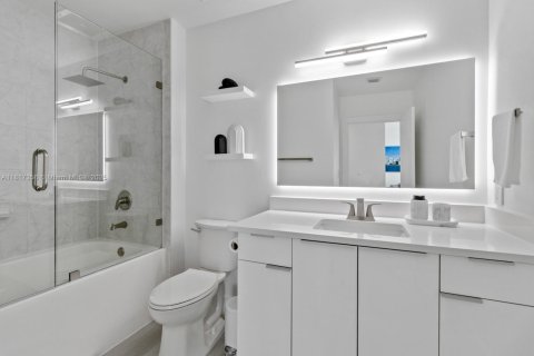 Купить кондоминиум в Майами, Флорида 2 спальни, 96.25м2, № 1957821 - фото 10