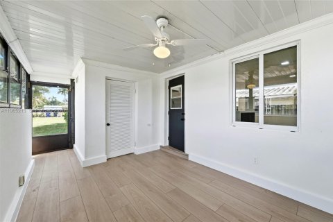 House in Hollywood, Florida 2 bedrooms, 84.45 sq.m. № 2027136 - photo 22