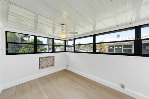 House in Hollywood, Florida 2 bedrooms, 84.45 sq.m. № 2027136 - photo 23