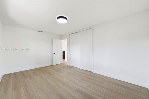 House in Hollywood, Florida 2 bedrooms, 84.45 sq.m. № 2027136 - photo 21